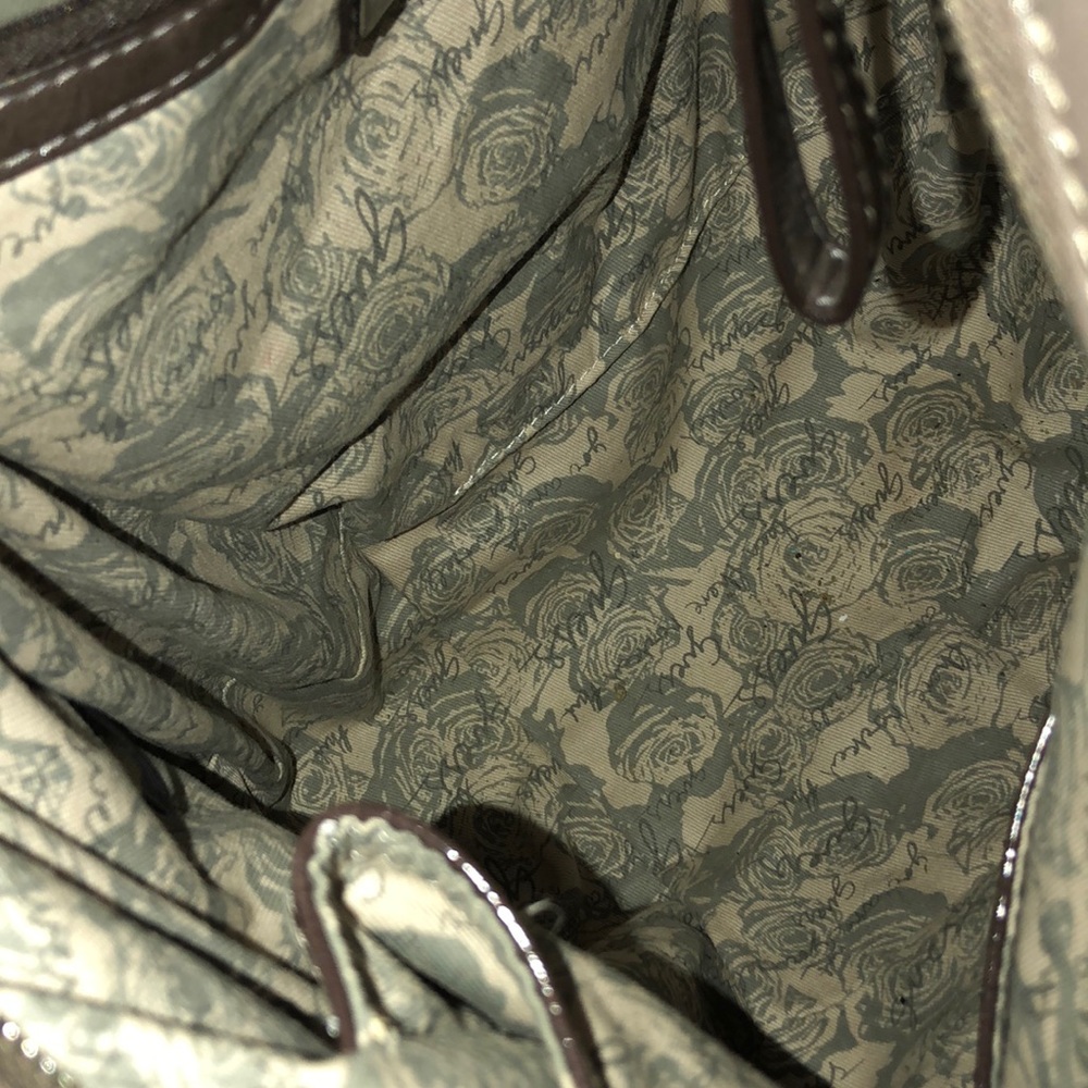 GUESS Purse - Picture 2 of 2
